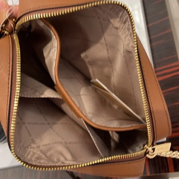 Michael Kors Large Jet Set Item East West Crossbody Brown - Picture 10 of 16